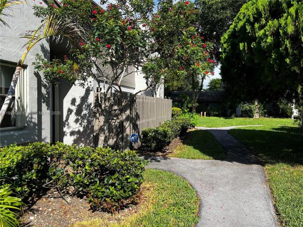 Greenglades, 10643 SW 113th Pl #81A, Kendall, Florida 33176, image 2