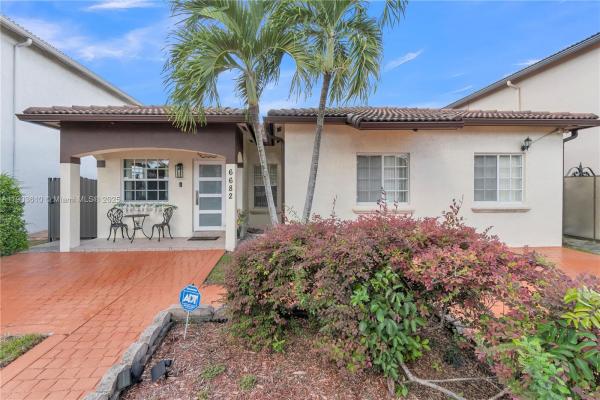6682 SW 157th Ct, Miami, Florida 33193, image 1
