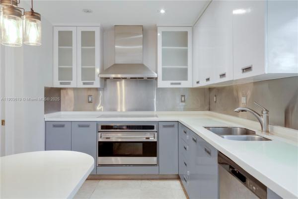 Tropical Isle Homes, 525 Glenridge Rd, Key Biscayne, Florida 33149, image 1