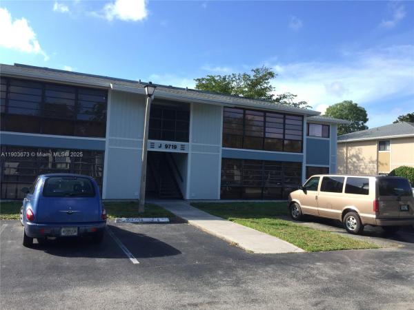 9719 Hammocks Blvd #208J, Miami, Florida 33196, image 1
