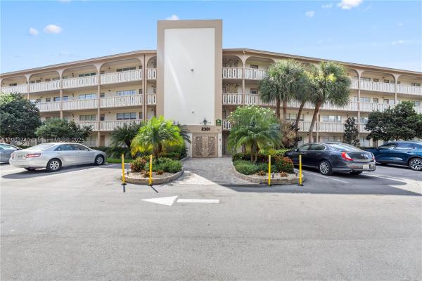 Lucaya Village, 2301 Lucaya Ln #N2, Coconut Creek, Florida 33066, image 1