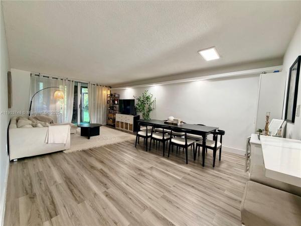 1101 NE 191st St #H104, Unincorporated Dade County, Florida 33179, image 1