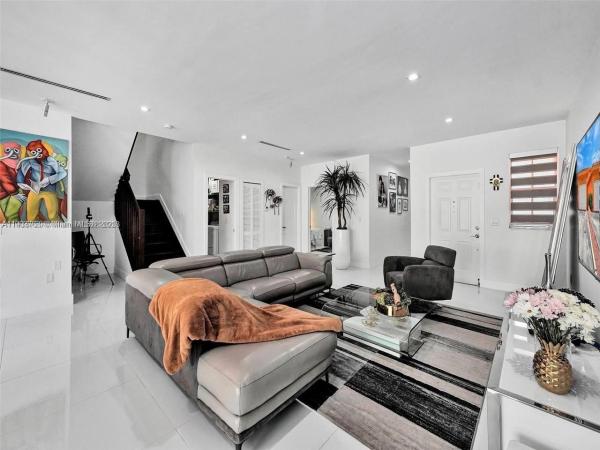 7565 NW 177th Ter #7565, Hialeah, Florida 33015, image 1