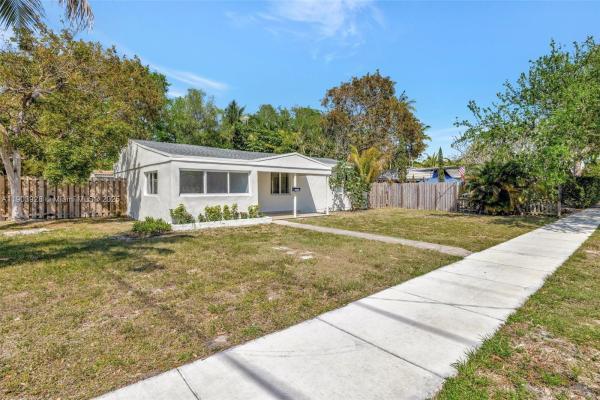 Pinehurst, 843 SW 20th St, Fort Lauderdale, Florida 33313, image 1