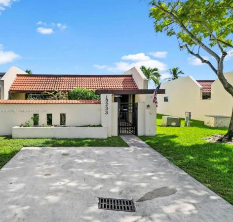 19233 NW 64th Ct, Hialeah, Florida 33015, image 1