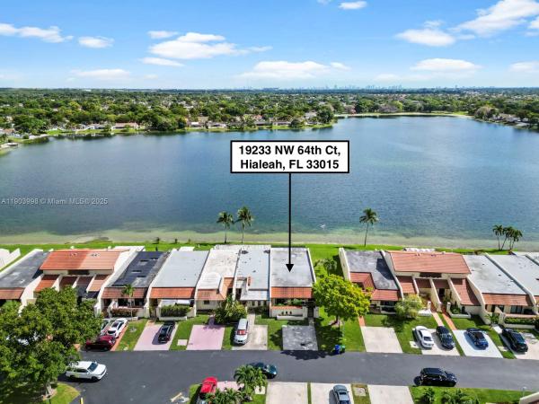Townhomes Of Country Lake, 19233 NW 64th Ct, Country Club, Florida 33015, image 3