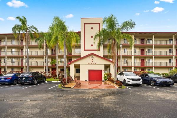 Garfield At Century Village, 1600 SW 127th Way #302C, Pembroke Pines, Florida 33027, image 1