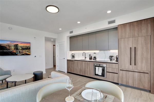 72 Park, 580 72nd St #810, Miami Beach, Florida 33141, image 3