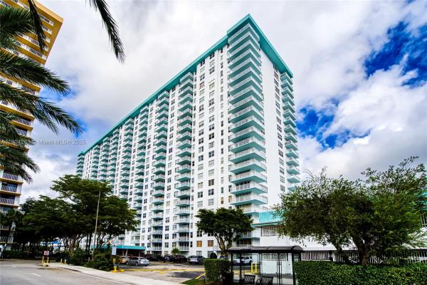 Winston Towers 500, 301 174th St #2208, Sunny Isles Beach, Florida 33160, image 2