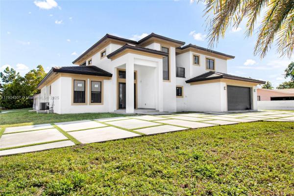 Sweetwater Estates, 12890 NW 2nd St, Tamiami, Florida 33182, image 2