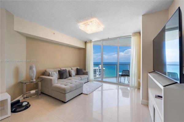 La Perla, 16699 Collins Ave #3305, Sunny Isles Beach, Florida 33160, image 1