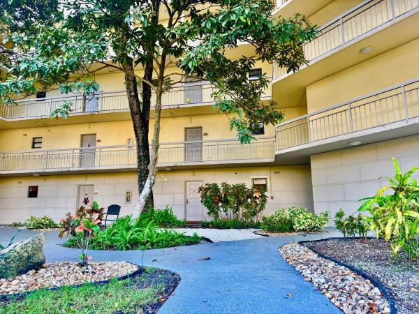 Las Vistas At Doral, 8290 Lake Dr #107, Doral, Florida 33166, image 1