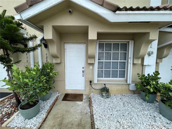 Pelican Pointe, 428 SW 122nd Ave, Pembroke Pines, Florida 33025, image 1