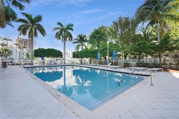 360, 7900 Harbor Island Dr #1223, North Bay Village, Florida 33141, image 2