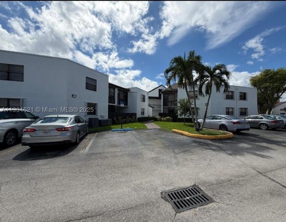 Bleau Fontaine, 9411 Fontainebleau Blvd #106, Fountainebleau, Florida 33172, image 1