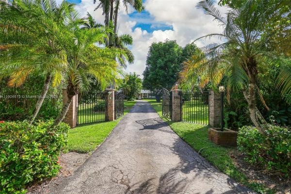 7701 SW 79th Ct, Glenvar Heights, Florida 33143, image 3