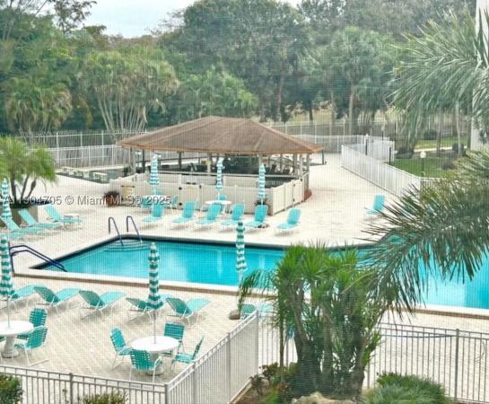 18th Hole At Inverrary, 3910 Inverrary Blvd #703-B, Lauderhill, Florida 33319, image 1