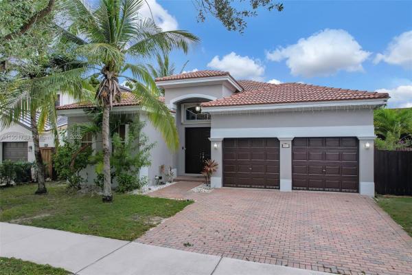 9067 NW 182nd Ter, Hialeah, Florida 33018, image 1