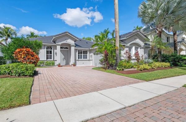 Hunters Pointe, 1967 Timberline Rd, Weston, Florida 33327, image 1