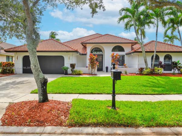 Tequesta At Country Isles, 1044 Poplar Cir, Weston, Florida 33326, image 1