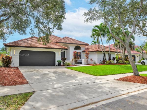 Tequesta At Country Isles, 1044 Poplar Cir, Weston, Florida 33326, image 2