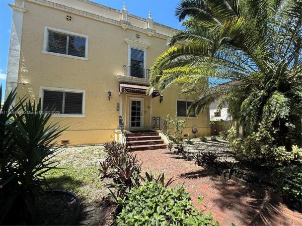 223 Calabria, 223 Calabria Ave #10, Coral Gables, Florida 33134, image 1