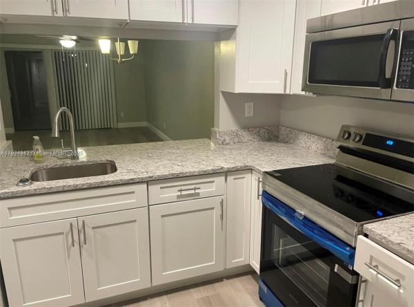 Miramar Club, 3252 Foxcroft Rd #314, Miramar, Florida 33025, image 2