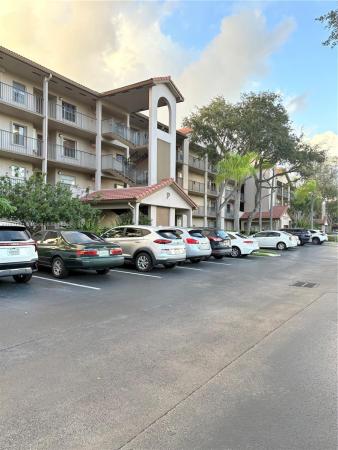 Cambridge At Century Village, 1300 SW 124th Ter #304P, Pembroke Pines, Florida 33027, image 2