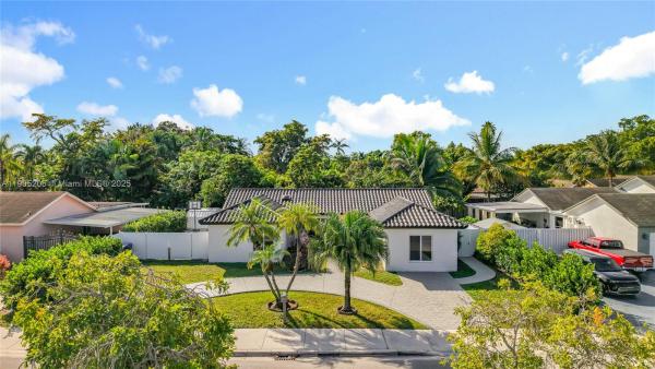 5874 NW 199th St, Hialeah, Florida 33015, image 1