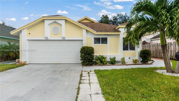 Hunter Glen, 1008 W Jasmine Ln, North Lauderdale, Florida 33068, image 1