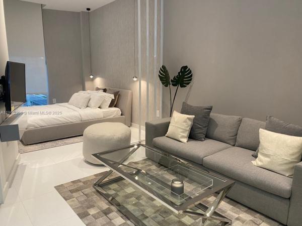 Paramount Miami Worldcenter, 851 NE 1st Ave #508, Miami, Florida 33132, image 1