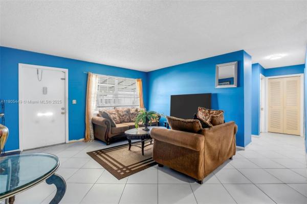 Palm Beach Leisureville, 1005 SW 18th St, Boynton Beach, Florida 33426, image 2