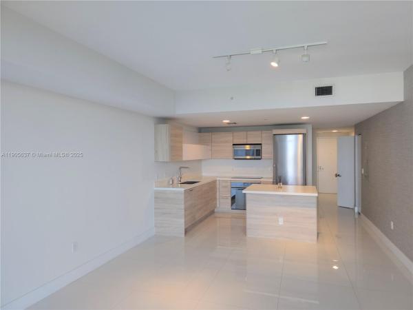 The Harbour North Tower, 16385 Biscayne Blvd #2704, North Miami Beach, Florida 33160, image 1