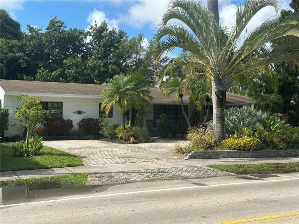 Middle River Estates, 2805 NE 16th Ave, Wilton Manors, Florida 33334, image 2