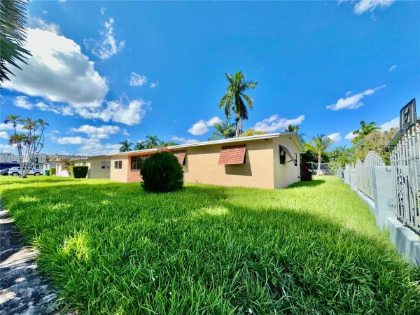 Biscayne Palms, 51 NW 161st St, North Miami Beach, Florida 33169, image 3
