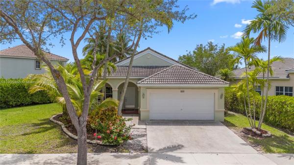 Vista Meadows, 649 Willow Bend Rd, Weston, Florida 33327, image 1