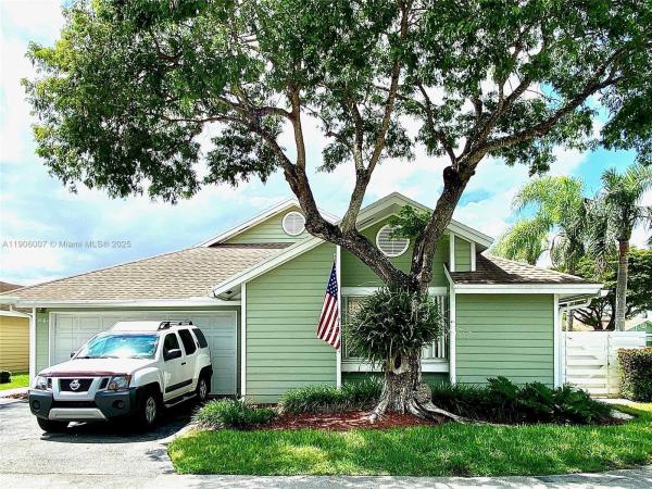 Royal Glen, 10184 SW 139th Pl, The Hammocks, Florida 33186, image 3
