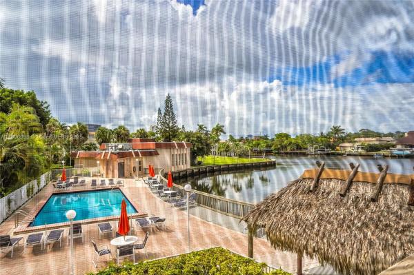 De Soto Park North, 2001 Atlantic Shores Blvd #220, Hallandale Beach, Florida 33009, image 2