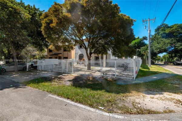 Garden City, 4028 NW 23rd Ct, Brownsville, Florida 33142, image 3