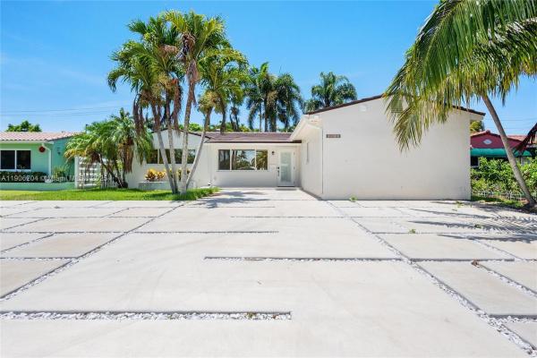 Hollywood Homesites High School, 1510 Coolidge St, Hollywood, Florida 33020, image 1
