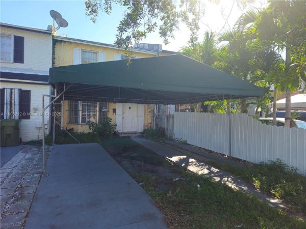 Lake Royal East, 1680 W 72nd St, Hialeah, Florida 33014, image 1