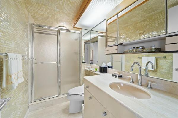 Turnberry Towers, 19355 Turnberry Way #14K, Aventura, Florida 33180, image 2
