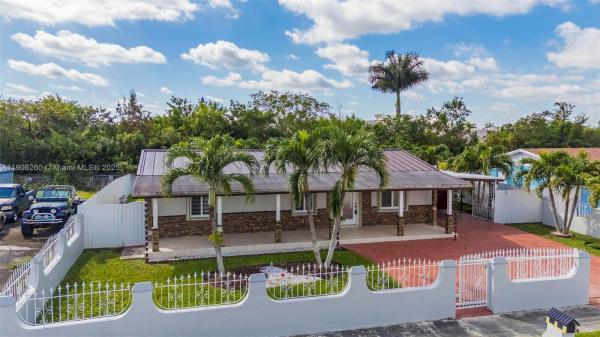 21st Century Homes, 15430 SW 308th St, Leisure City, Florida 33033, image 2
