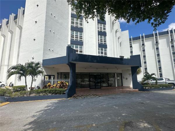 9682 Fontainebleau Blvd #114, Miami, Florida 33172, image 1