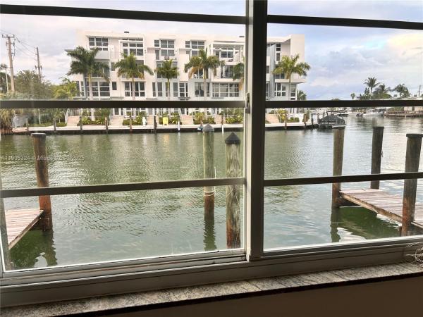 Island Point South, 7207 Bay Dr #24, Miami Beach, Florida 33141, image 1