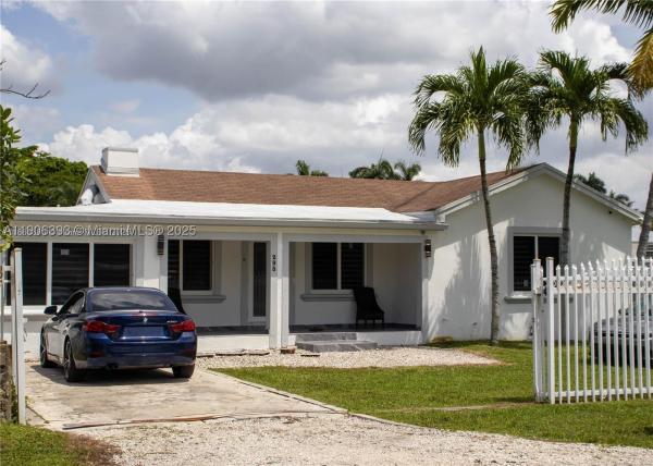 Biscayne Gardens, 295 NE 150th St, Golden Glades, Florida 33161, image 1