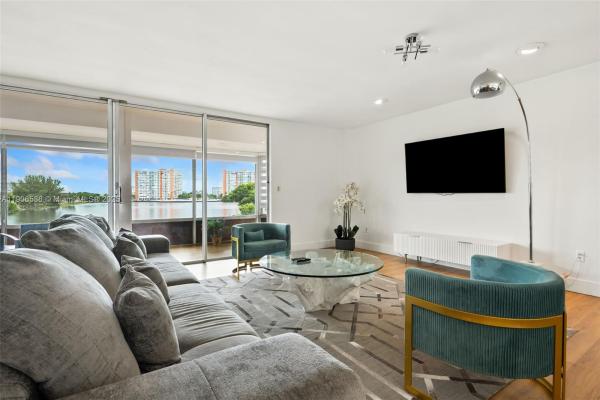 1350 NE 191st St #B307, Unincorporated Dade County, Florida 33179, image 1