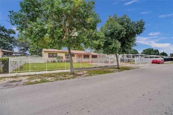 Myrtle Grove, 3260 NW 174th St, Miami Gardens, Florida 33056, image 2