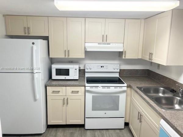 Villas De Venezia, 9995 Nob Hill Ln #9995, Sunrise, Florida 33351, image 1