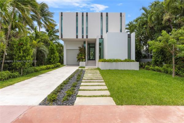 Surprise Lake, 4504 Sheridan Ave, Miami Beach, Florida 33140, image 1